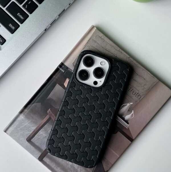 Iphone Woveen Back Case - Image 4